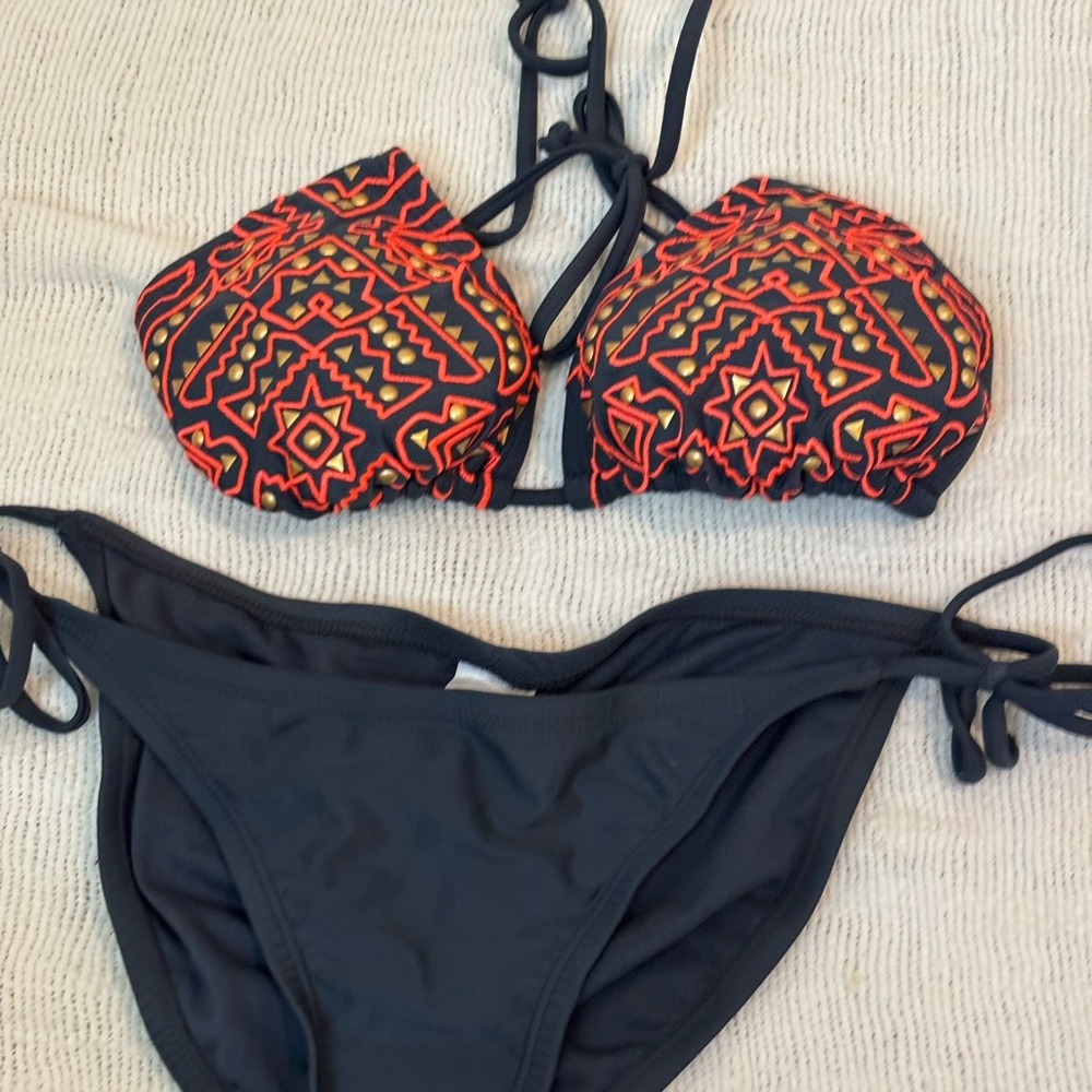 Xhilaration Black and Orange Geometric Bikini Set cheeky
